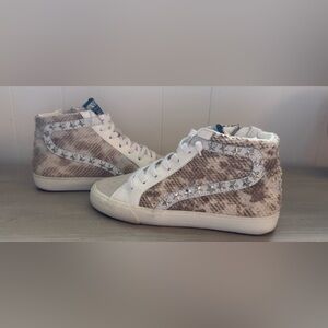 Vintage Havana Women's Sneakers in White and Tan